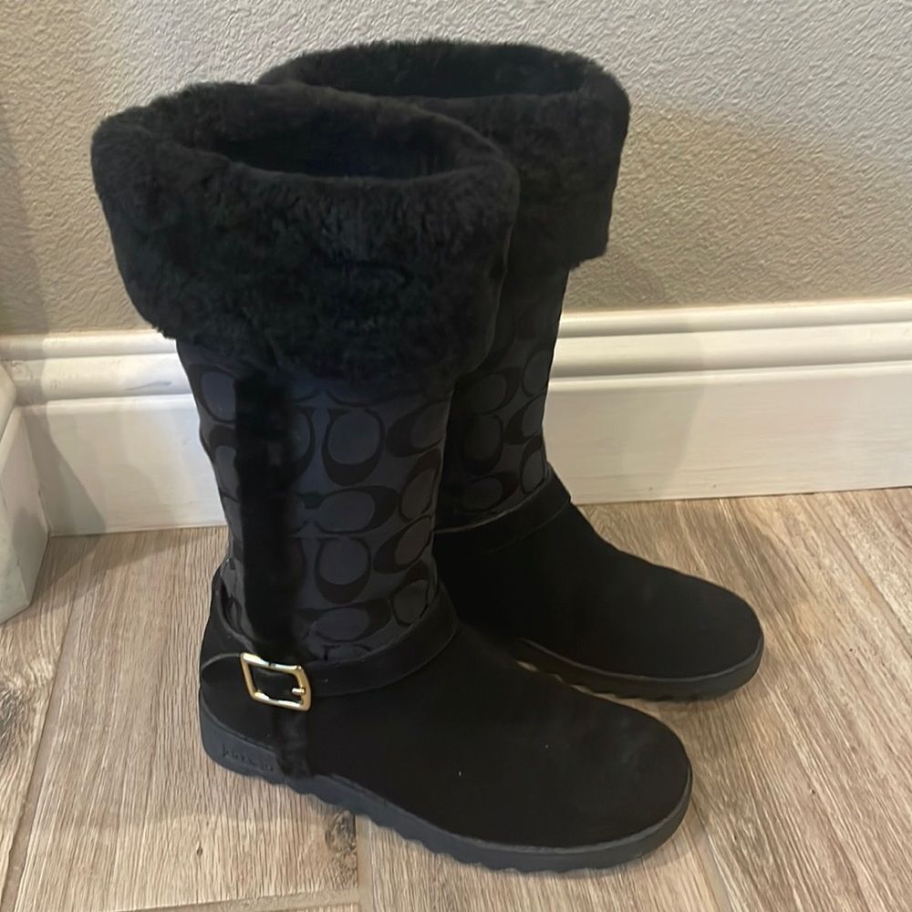 Coach Deeann Authentic Buckle Traditional C Sign Fur Boots Woman’s’ size 5.5